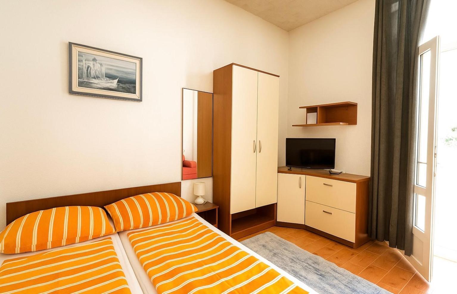 Jure Apartment Makarska